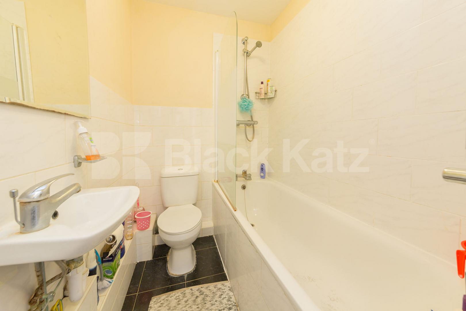 A modern two double bedroom flat set on the top floor of period building Hercules Street, Holloway 